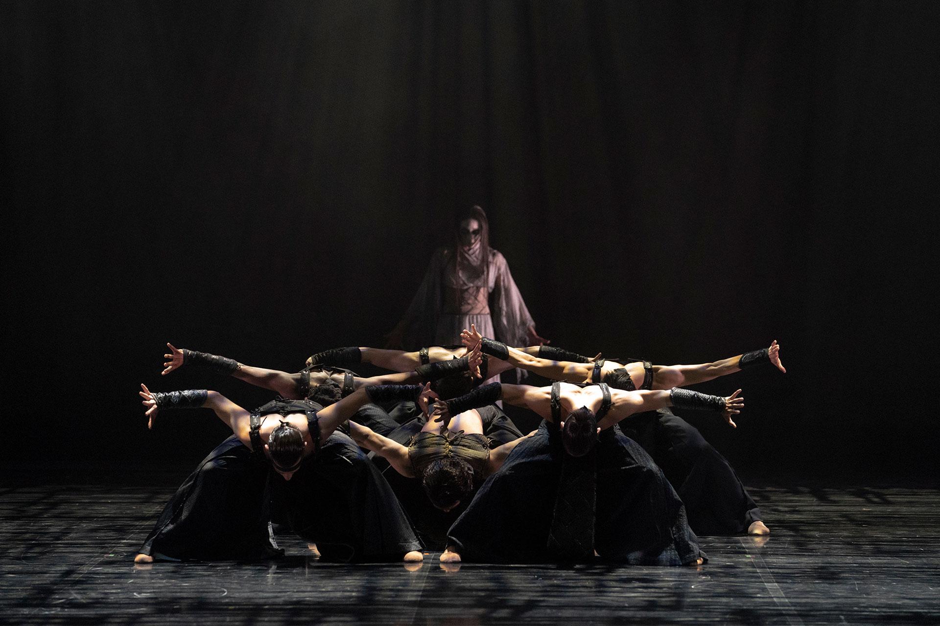 The spirit of Okich incites the living samurai to carry out her revenge