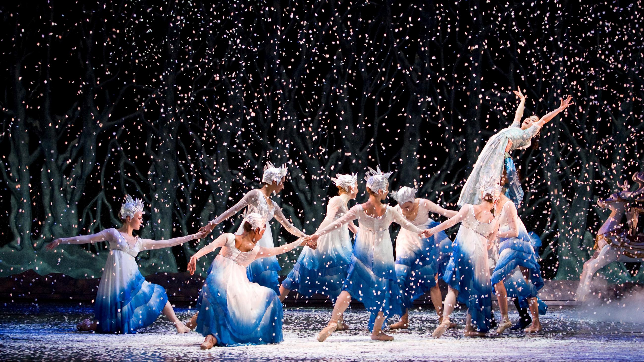A photo of Northern Ballet dancers in David Nixon OBE's The Nutcracker. Photo Bill Cooper, 2007.