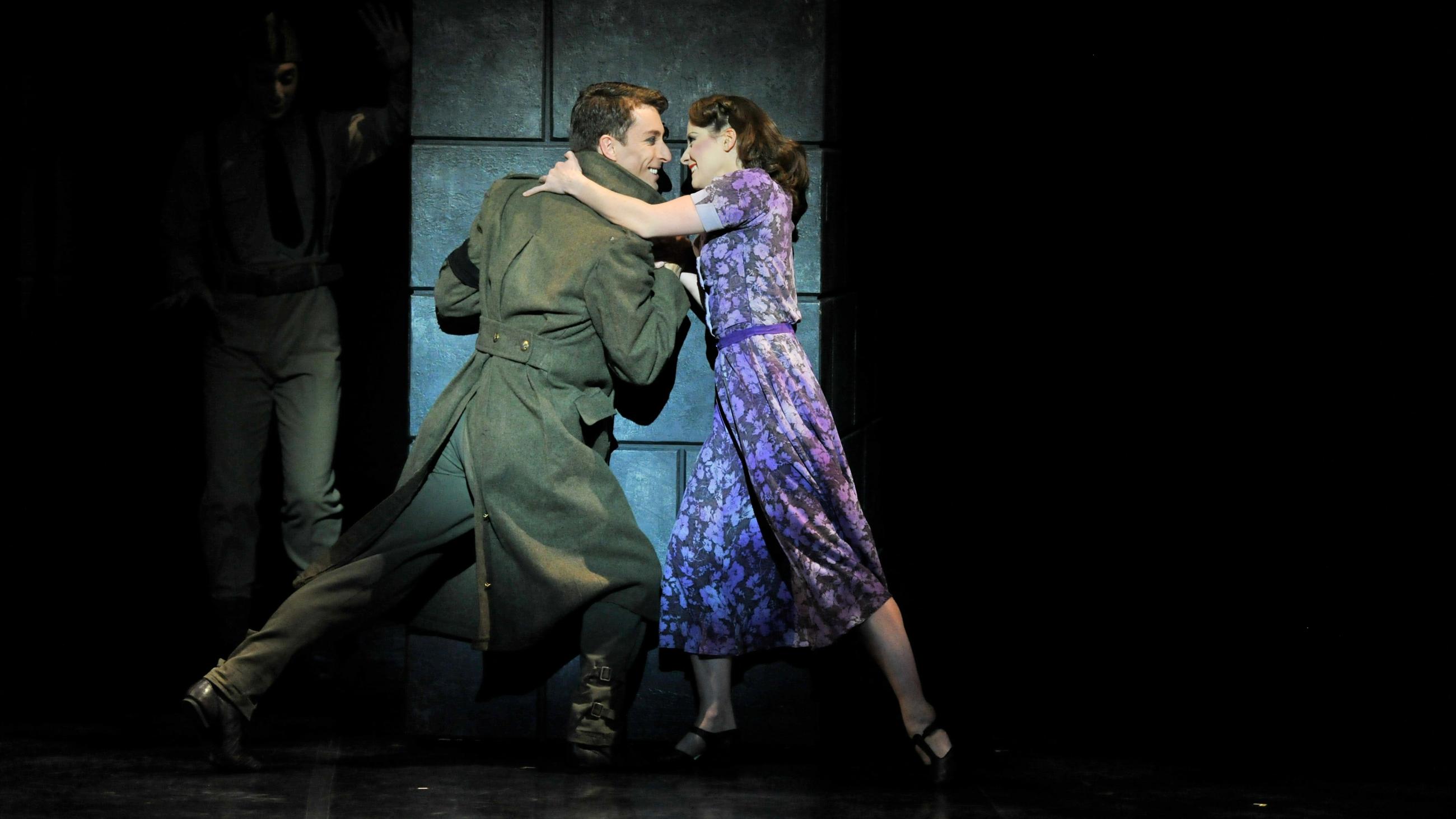 A photo of Northern Ballet dancers Tobias Batley and Georgina May in David Nixon OBE's Hamlet. Photo Brian Slater, 2008.
